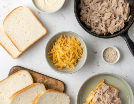 How to Prepare Tuna Melt Sandwich with CheeseIngredients