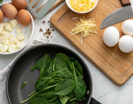 How to Prepare Egg and Spinach SkilletIngredients